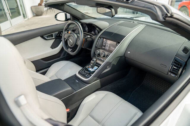 2014 Jaguar F-TYPE 11