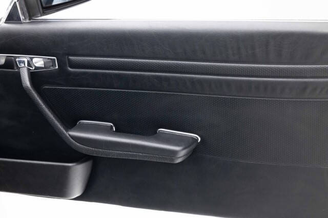 1987 Mercedes-Benz 560-Class 560 SL