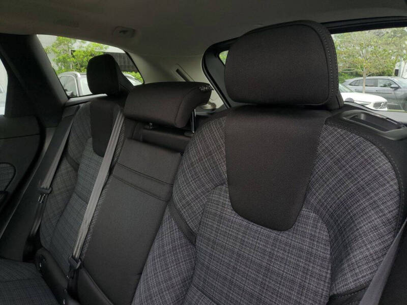 2025 Volvo XC60 T8 Core Dark Theme