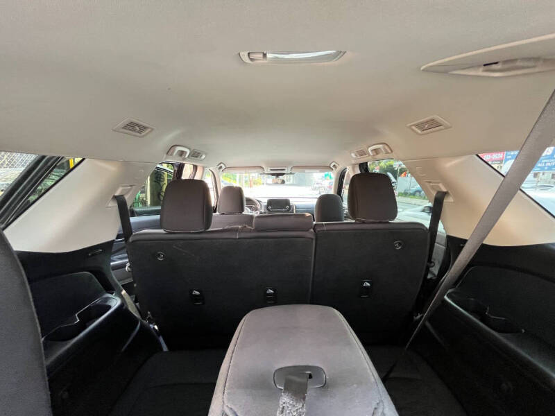 2024 Nissan Pathfinder S