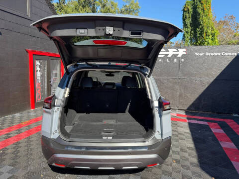 2023 Nissan Rogue SL