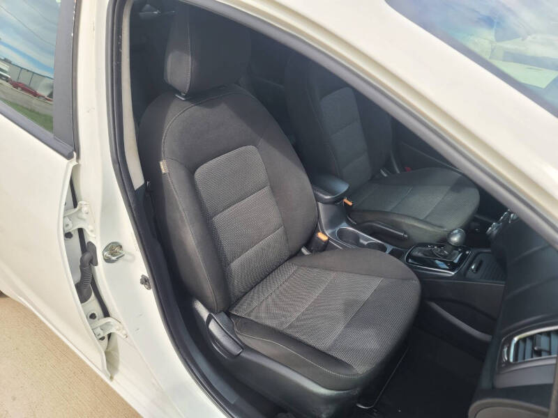 2017 Kia Forte5 LX