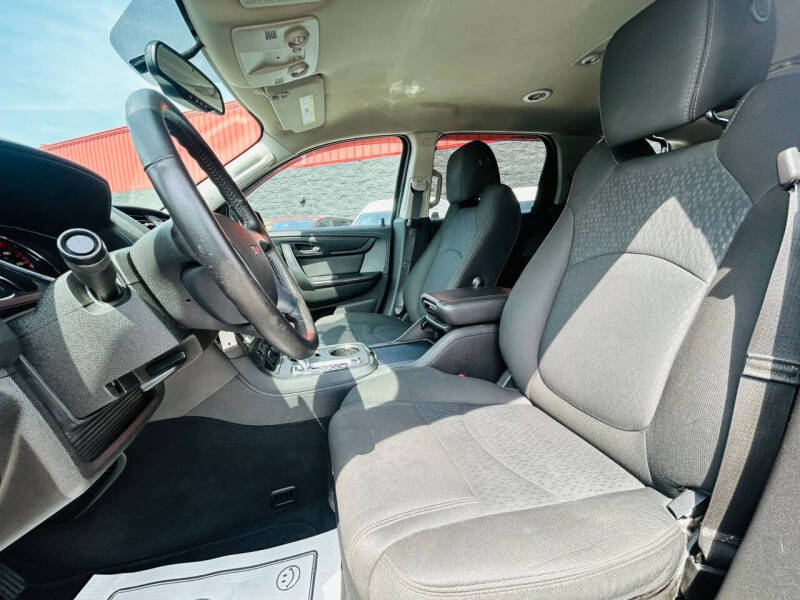 2016 GMC Acadia SLE-2