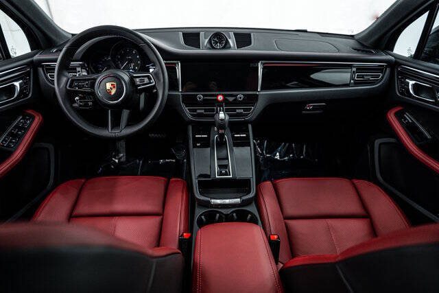 2025 Porsche Macan