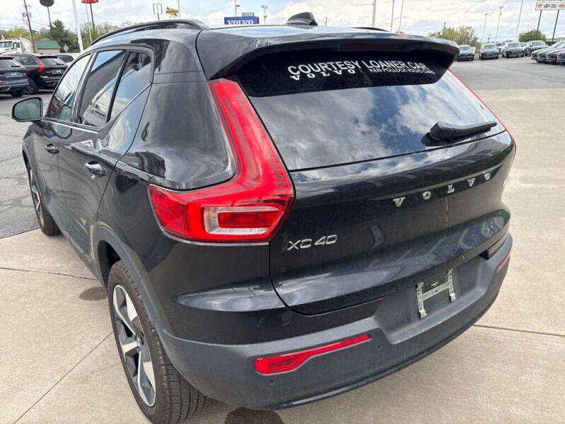 2026 Volvo XC40 B5 Plus