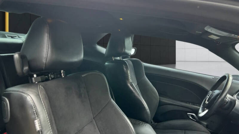 2018 Dodge Challenger SXT Plus