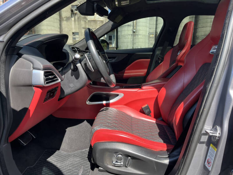 2020 Jaguar F-PACE SVR