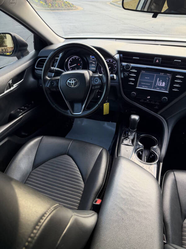 2019 Toyota Camry SE