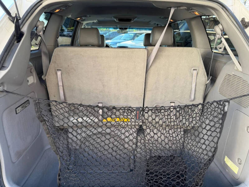 2004 Toyota Sienna