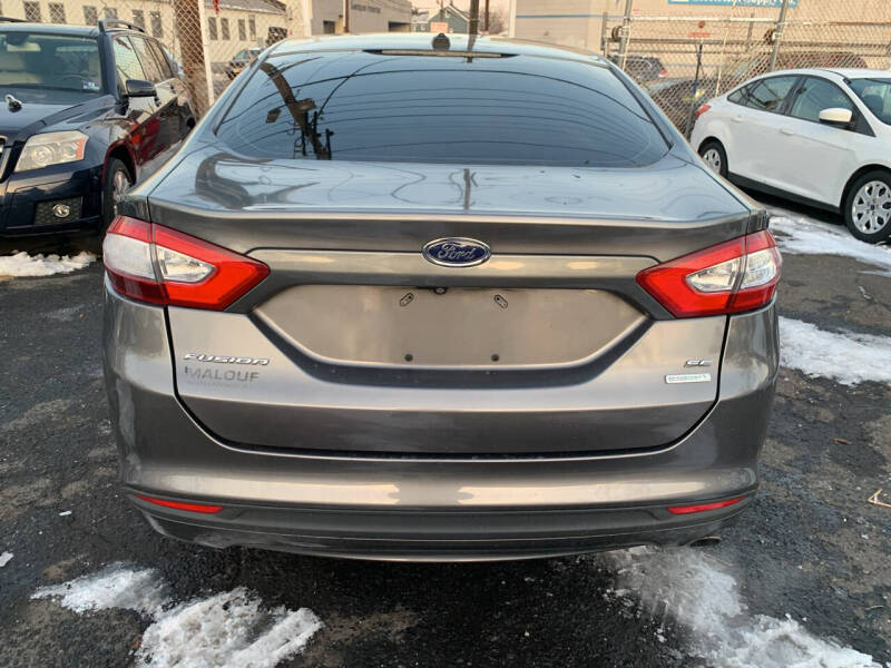 2014 Ford Fusion SE