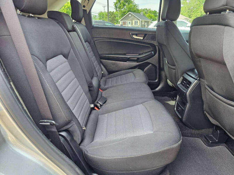 2020 Ford Edge SE