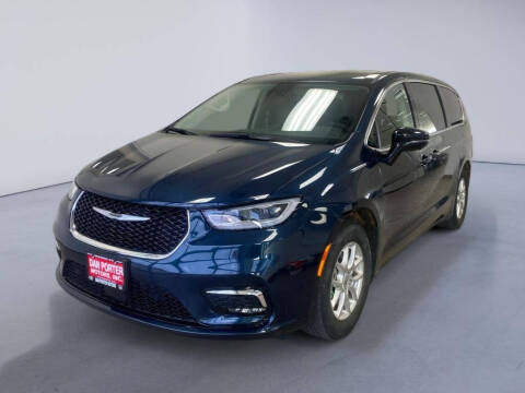 2024 Chrysler Pacifica for sale at DAN PORTER MOTORS in Dickinson ND