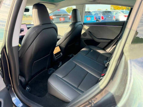 2025 Tesla Model 3 Long Range