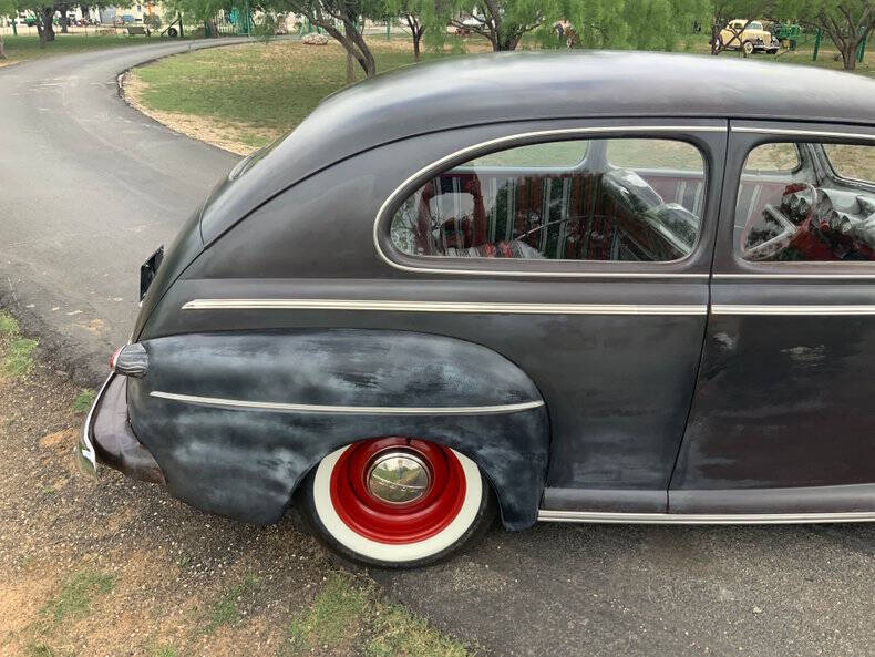 1946 Ford Deluxe