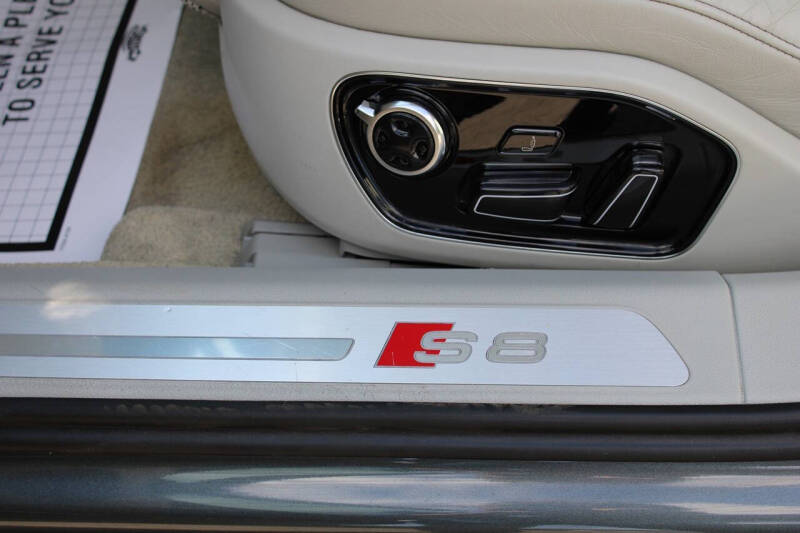 2013 Audi S8 4.0T quattro