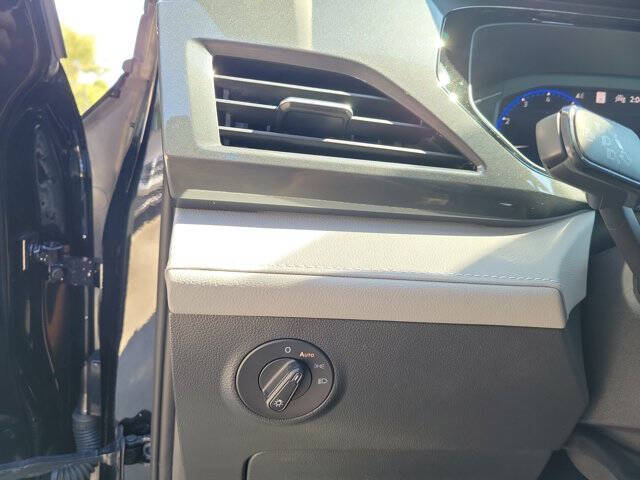 2023 Volkswagen Taos SEL 4Motion