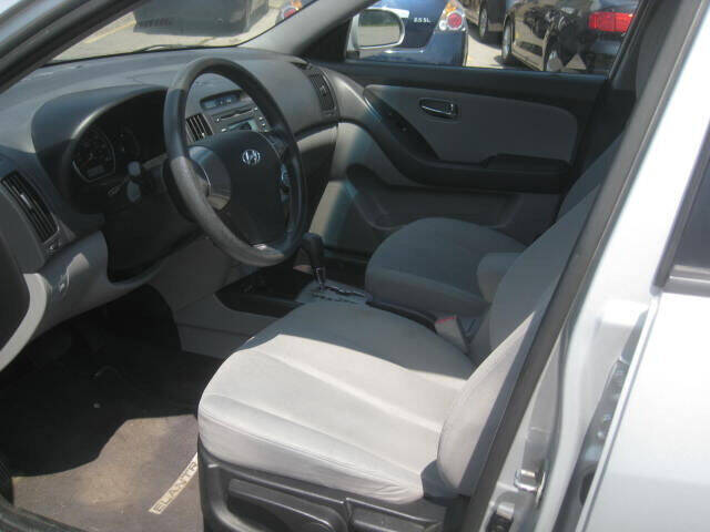 2010 Hyundai Elantra GLS photo 11