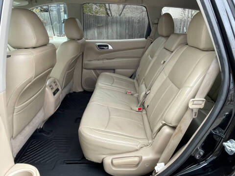 2017 Nissan Pathfinder SV