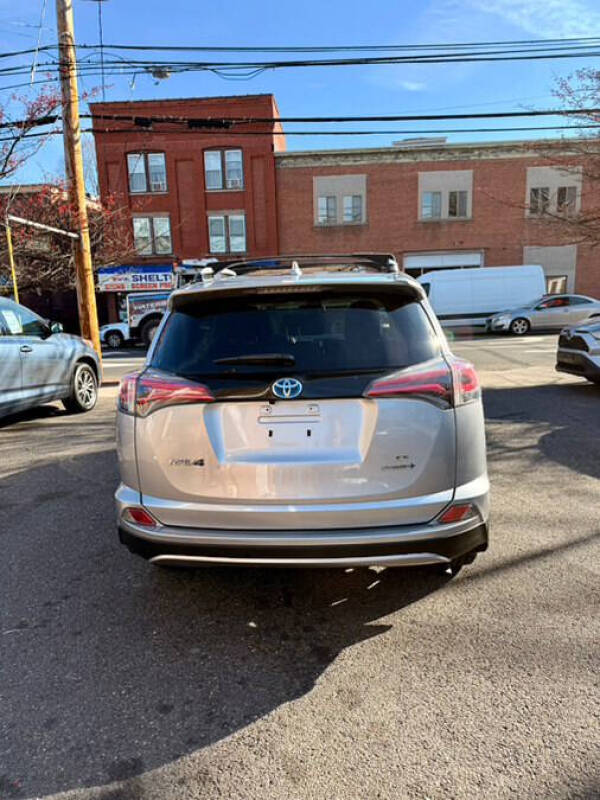 2017 Toyota RAV4 Hybrid SE