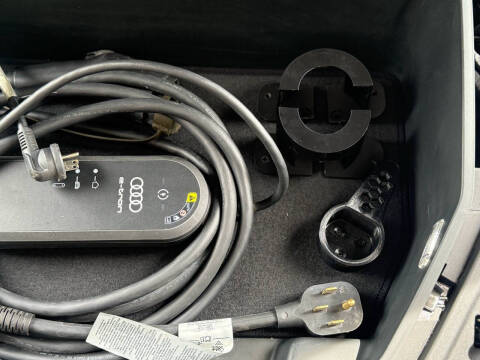 2019 Audi e-tron quattro Premium Plus