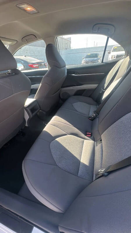 2021 Toyota Camry Hybrid LE