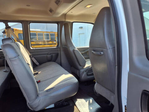 2025 Chevrolet Express LS 3500