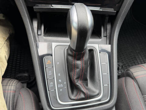 2020 Volkswagen Golf GTI S