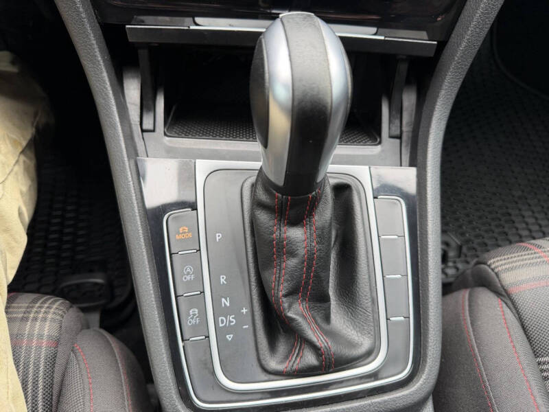 2020 Volkswagen Golf GTI S