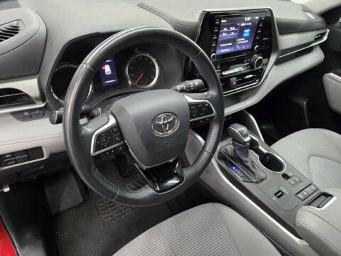 2021 Toyota Highlander LE