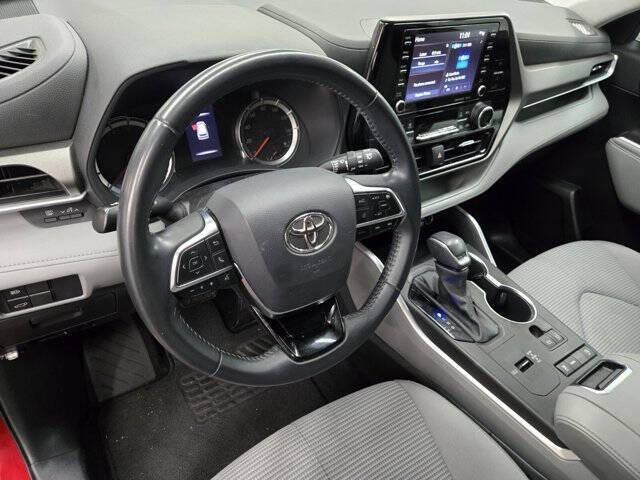 2021 Toyota Highlander LE