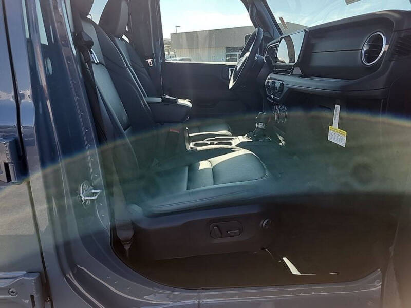 2025 Jeep Gladiator High Tide