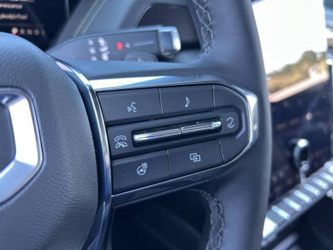 2025 GMC Yukon Elevation