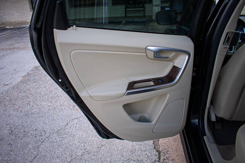 2015 Volvo XC60 3.2 Platinum