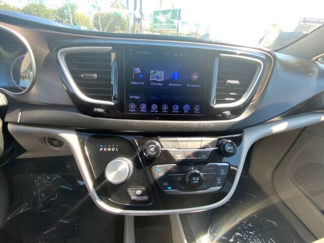 2017 Chrysler Pacifica Touring