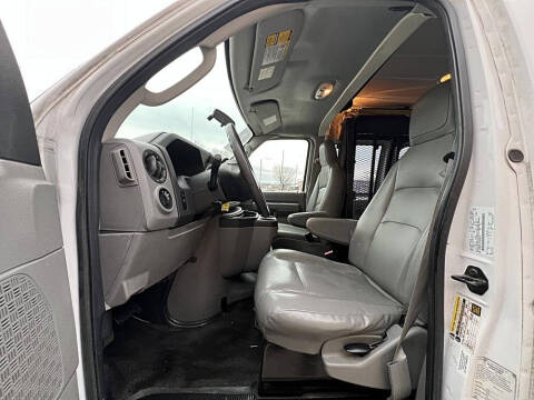 2013 Ford E-Series E-350 SD