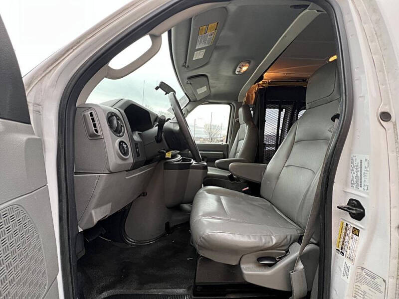 2013 Ford E-Series E-350 SD