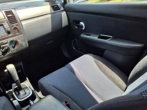 2012 Nissan Versa 1.8 SL