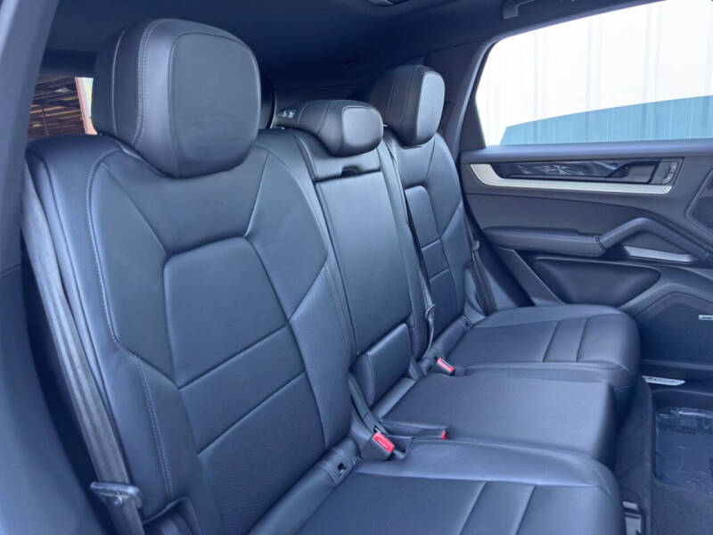 2024 Porsche Cayenne S