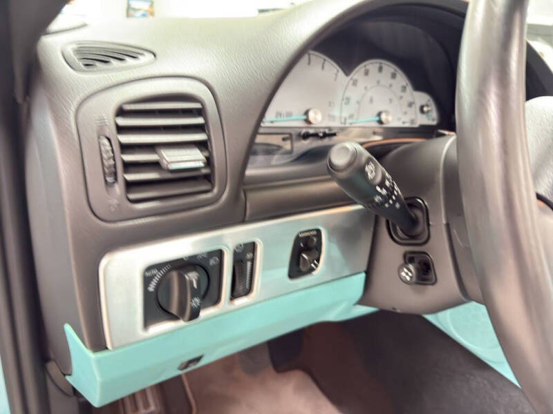 2002 Ford Thunderbird Deluxe