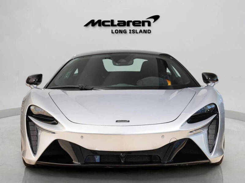 2023 McLaren Artura