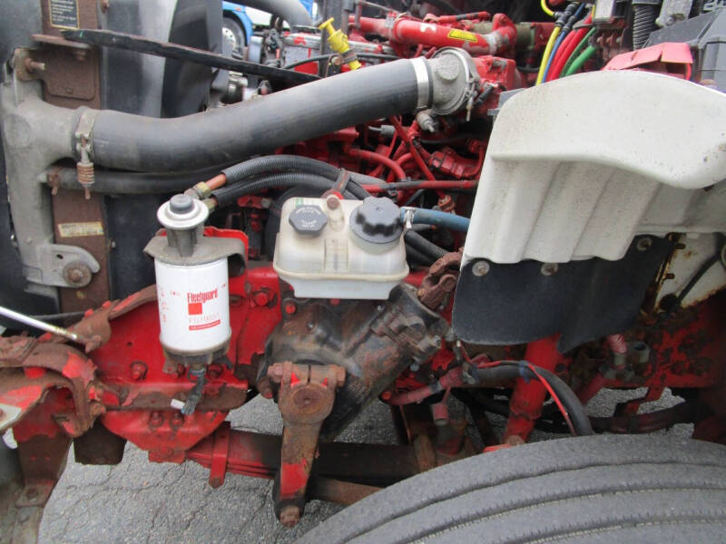 2016 Freightliner ISL 9 330