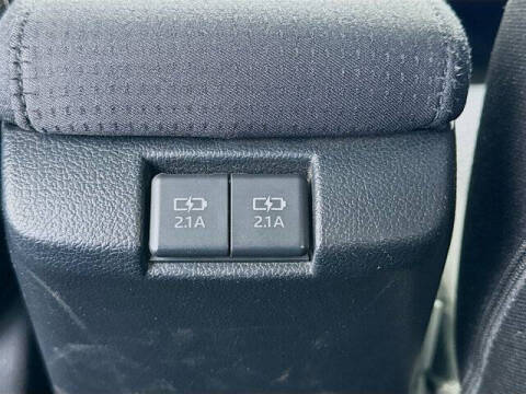 2022 Toyota Prius LE