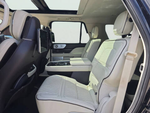 2018 Lincoln Navigator Black Label