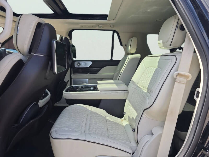 2018 Lincoln Navigator Black Label