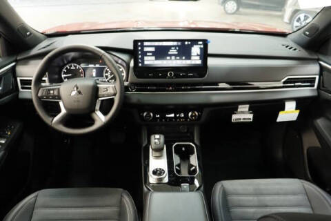 2026 Mitsubishi Outlander LE
