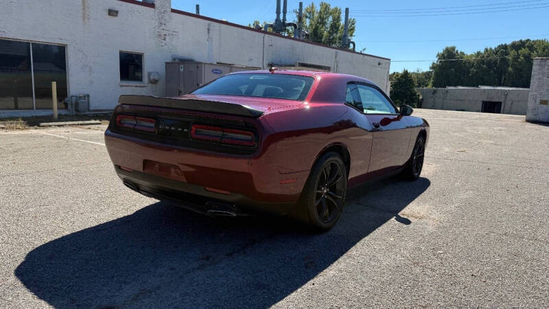 2018 Dodge Challenger SXT Plus