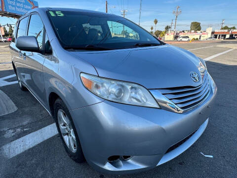 2015 Toyota Sienna LE 8-Passenger