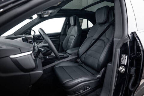 2025 Porsche Macan 4S Electric