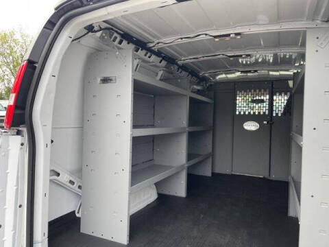 2025 Chevrolet Express 3500