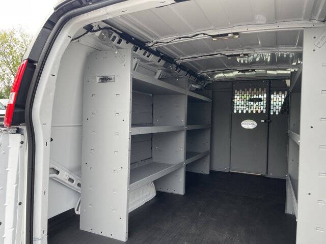2025 Chevrolet Express 3500